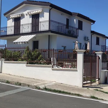 Alba De Mar Alojamento de Acomodação e Pequeno-almoço Roseto Capo Spulico