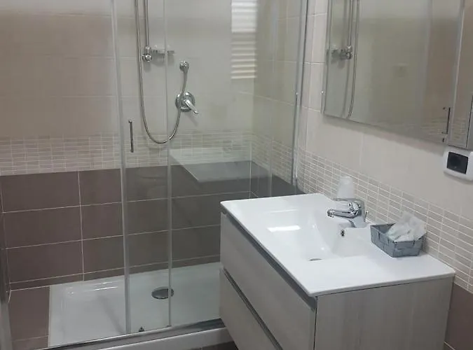 לינה וארוחת בוקר Alba De Mar