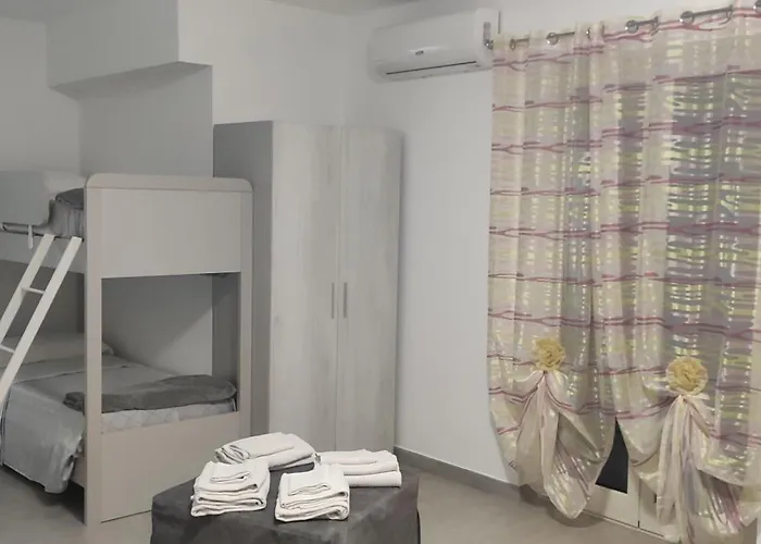 לינה וארוחת בוקר Alba De Mar 3*